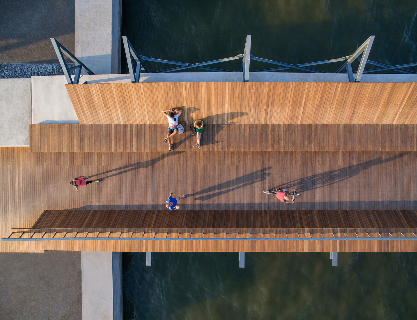 Long-lasting Thermo Ash deck
